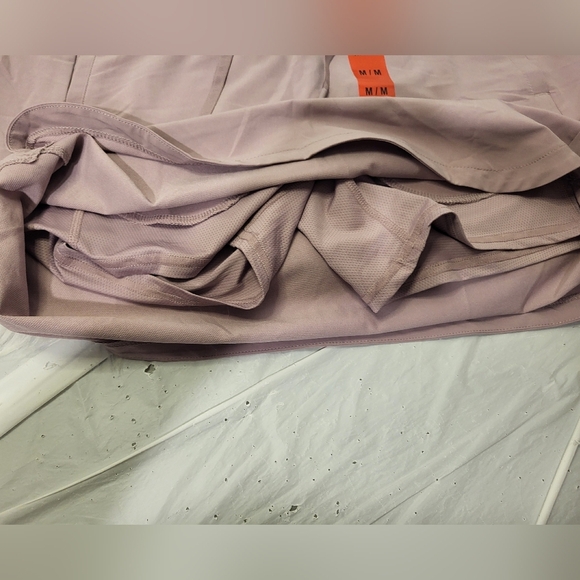 NEW- Kirkland Signature Pink Skort, Size Medium ( 30) - Picture 6 of 6